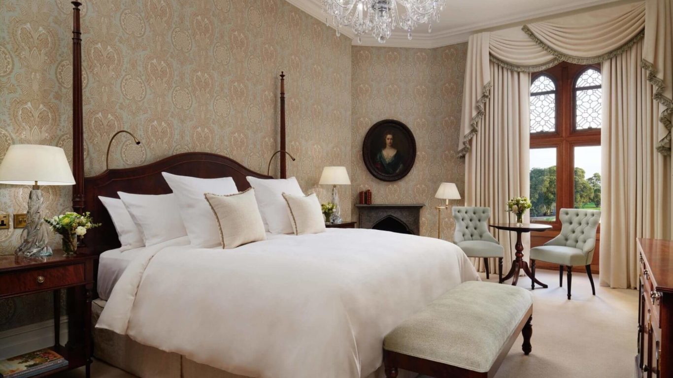 signature-suite-lady-augusta-bedroom