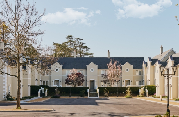Manor Lodge Exterior